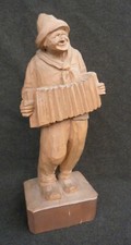  geschnitzte Holzfigur