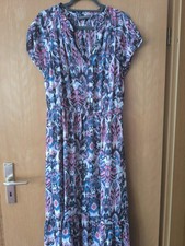 Damenkleid,Gr 44,gebraucht,mit kurzem Unterkleid!