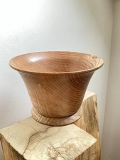 Rüster Holzschale mit sehr