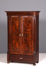 Edler Gründerzeit Schrank