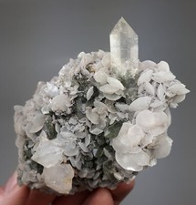 Bergkristall, Calcit - Intschi Tobel, Uri, Schweiz NST