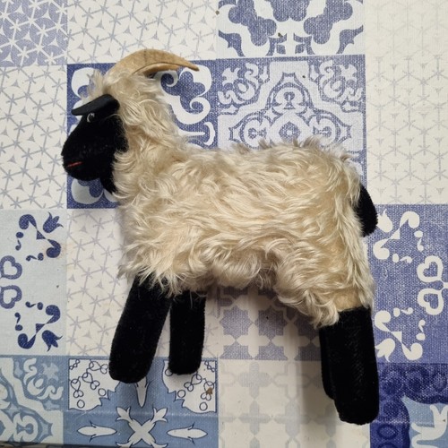 Steiffziege snucki - steiffziege, "snucki"
