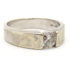 Wunderschöner DIAMONIQUE Ring