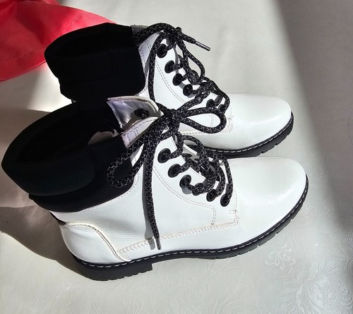 Weiße lackleder boots - weiße,