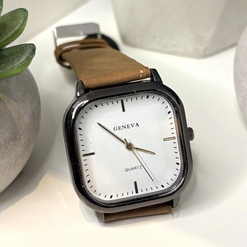Elegante hellbrauen uhr mit - elegante,