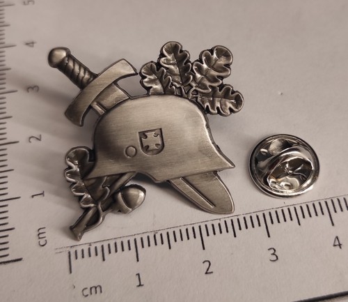 Pin anstecker stahlhelm - pin/anstecker,