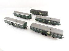 Fleischmann 5 Personenwagen der SNCF in grün (3-achsig), guter Zustand ohne Verp