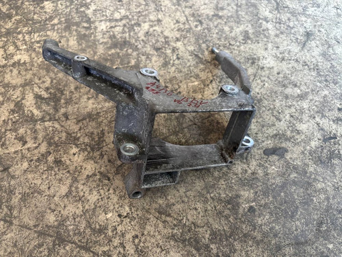 Halter servopumpe audi b6 - halter, a4