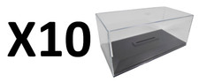 Satz von 10 Acryl-Vitrinen +
