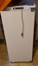 Sharp Einbaukühlschrank weiß