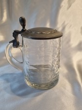 Glasbierkrug mit zinndeckel - glasbierkrug,