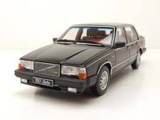 Volvo 760 1985 schwarz Modellauto 1:18 Triple9