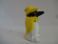 Spielfigur " Pinguine " Pinguin mit gelben Frack & Zylinder