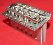 FENDER  Stratocaster Tremolo