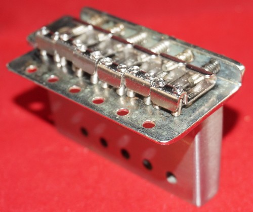 Fender stratocaster tremolo - fender,