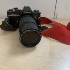 Foto Apparat Analog Kamera KONICA Spiegelreflexkamera TC + Objektiv 200mm  1977