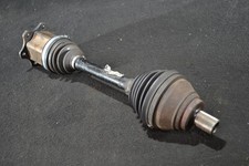 VW Passat 3C 2.0 TDI Antriebswelle Gelenkwelle vorne links Automatik (109)