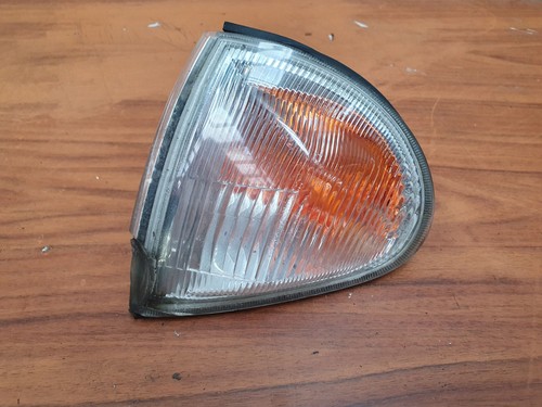 Blinker links corner light