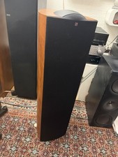 KEF Q7