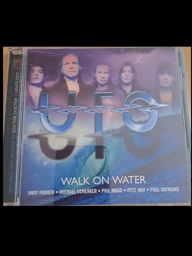 Ufo walk water - ufo,