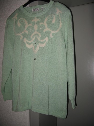 Pullover styled yorn - pullover, by
