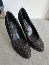 Schwarze Pumps,bunt