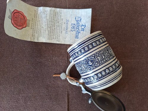 Jahresbierkrug von 1983 taler - jahresbierkrug,