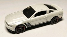 *Hot Wheels '10 Ford Mustang GT (1854)*