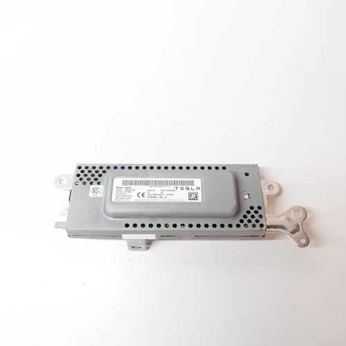 Tesla model radio dab - model, 3