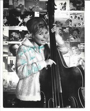 Vivi Bach Foto  Autogramm aus