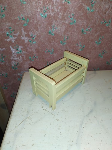 Altes baby bett - altes, kinderzimmer
