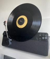 Lenco LSA-070 BK VERTIKALER AUTOMATIK PLATTENSPIELER / EINGEBAUTE LAUTSPRECHER 