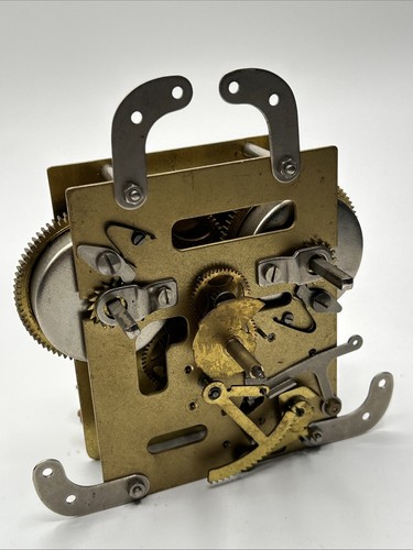 Altes uhrwerk wanduhr - altes,