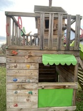 Spielturm/haus aus Holz