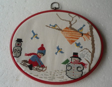 Gobelin Stickbild Oval Winter Motiv Handarbeit fertig gestickt 27x 22cm