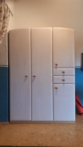 Kleiderschrank