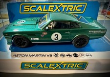 Scalextric 1:32 Aston Martin V8 grün Chris Scragg Racing #3 C4256 Auto Slot-Car