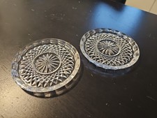 Zwei Untersetzer aus Kristallglas 