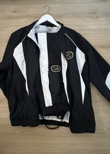 Nike Swoosh Trainingsanzug, Größe S, Schwarz