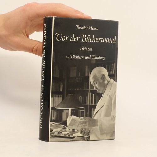 Vor der bücherwand - vor, bücherwand 