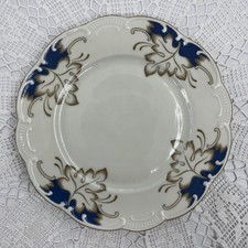 Einzelne Kuchenteller in