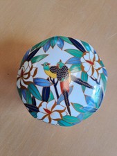 Ein Vogelschwarm im Wohnzimmer: Die Takahashi-Dose "Tropicale San Francisco"