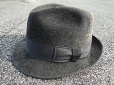 Herrenhut  "wild" grün