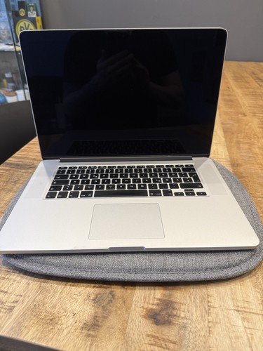 Macbook pro a1398 emc 2673 - macbook,