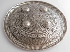 TABLETT-ETAGERE-HÄNGEKORB-OBSTSCHALE SILBER 900 INDIEN 1870/80 – INDIAN SILVER