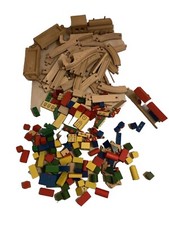 Holzeisenbahn, viel Zubehör