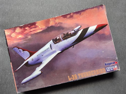 Aero thunderbird 1 - aero, l-39