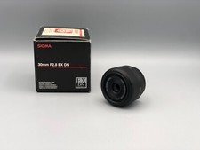 Sigma EX DN 30mm f/2.8 für
