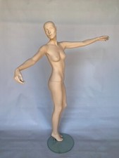 schaufensterpuppe weiblich