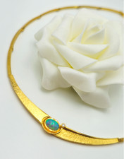 Opal-Collier - 585er Gelb-Gold - 1 Opal im Cabochon-Schliff + 1 kleiner Brillant